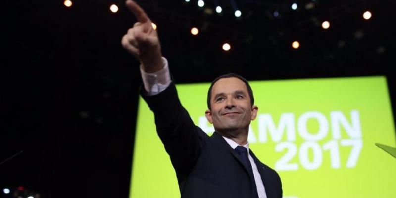 Hamon relance sa campagne lors d'un meeting géant à Bercy "où tout commence"