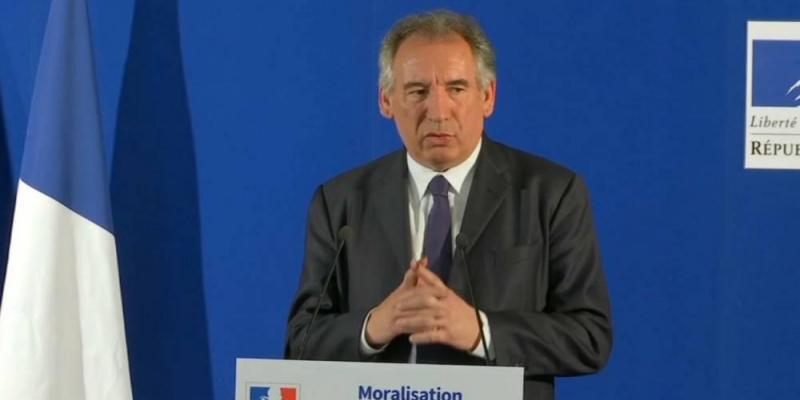 Bayrou veut supprimer la réserve parlementaire et interdire les emplois familiaux des élus