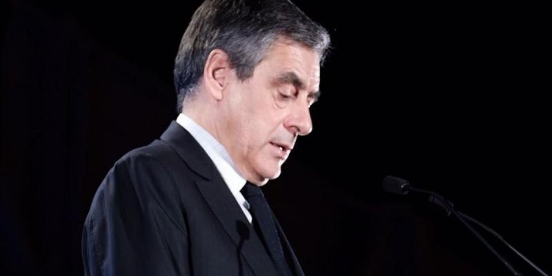 Fillon dépeint une France "malade" et se pose en "candidat" des classes moyennes