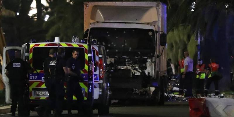 VIDEO. Attentat de Nice: 84 morts dont 10 enfants et adolescents, l’auteur pas fiché S