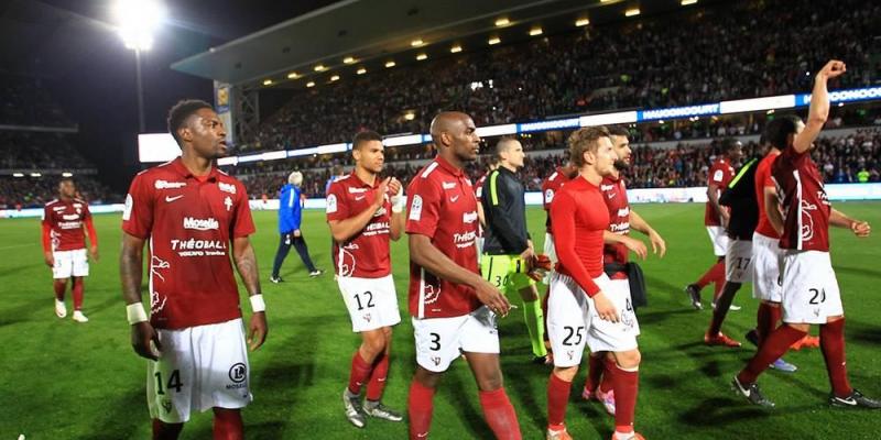 Le FC Metz à moitié en Ligue 1, les supporters fêtent déjà la montée