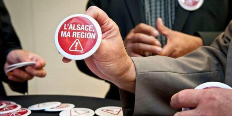 Réforme territoriale: sur YouTube, des chanteurs alsaciens pleurent leur région "alsassinée"