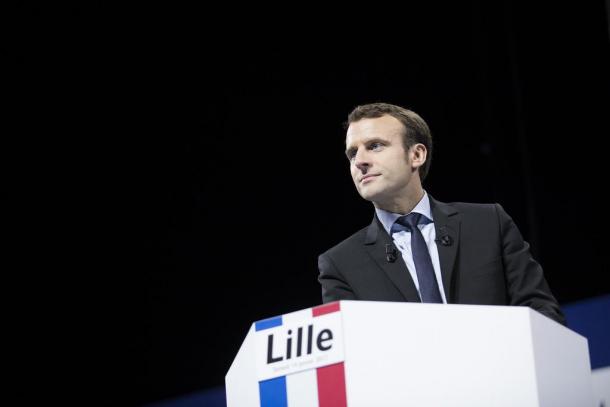 Sondage: Macron et Le Pen en tête au coude-à-coude, Mélenchon à 18%