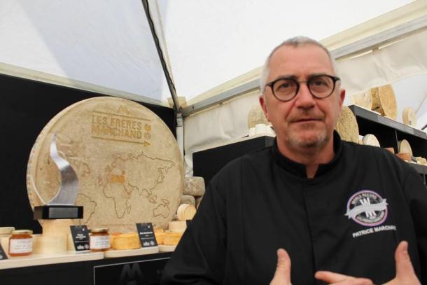 Nancy pulvérise le record du monde du plus grand plateau de fromages