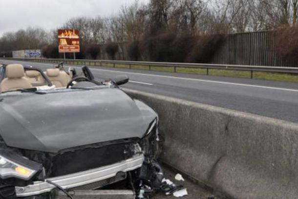 Une automobiliste meurt après la chute d’une barre de fer sur sa voiture