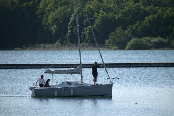 Sur le lac du Der, un bateau chavire : deux mosellans trouvent la mort