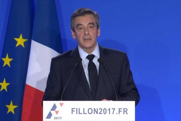 VIDEOS. François Fillon convoqué par les juges, reste candidat à l'élection présidentielle