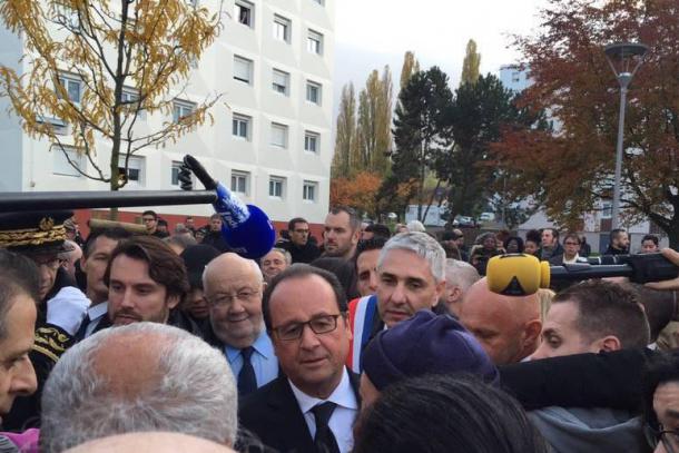 A Vandoeuvre-lès-Nancy, Hollande s’offre un bain de foule et un café chez Lucette