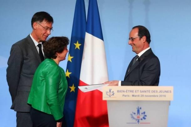 Hollande qui renonce à 2017 nomme un dernier gouvernement de fin de règne