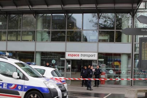 PHOTOS. Une grenade découverte dans la gare SNCF de Nancy, dispositif policier déployé