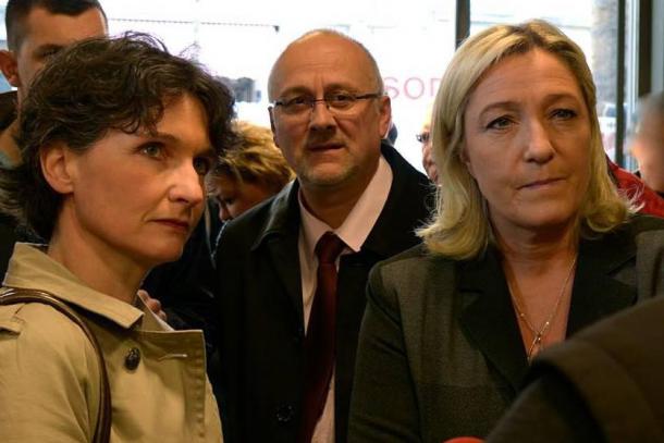 Le FN, star des élections départementales encore en tête d'un sondage