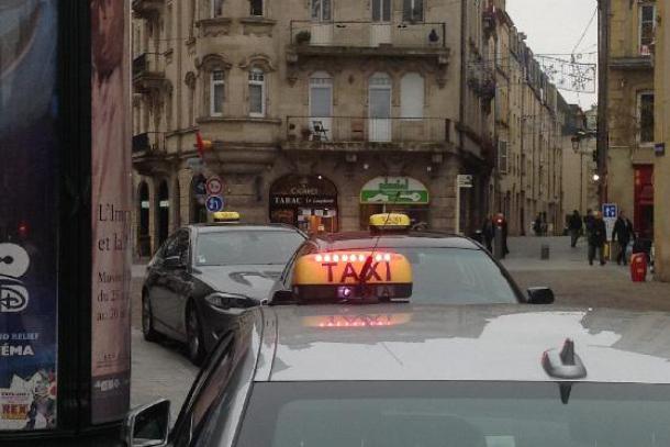 L’Etat s’engage à racheter les licences des taxis qui le souhaitent