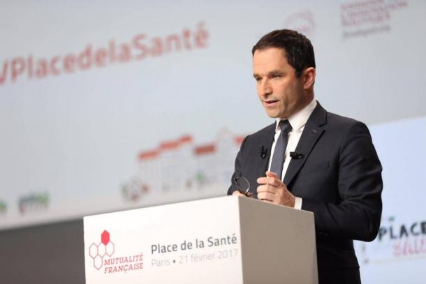 Hamon veut "maintenir un haut niveau de remboursement de la sécurité sociale"