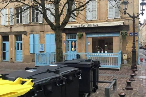 A Metz, des rues et des places noyées sous les déchets