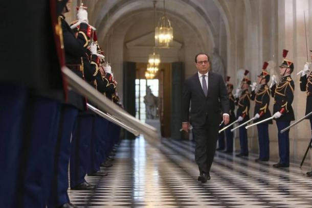 Hollande renonce à la déchéance de nationalité et au Congrès