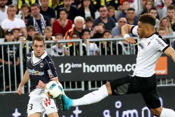 Ligue 1: mauvaise série pour Metz pulvérisé par Bordeaux (3-0)